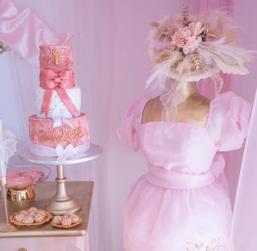 Gâteau anniversaire 1 an Chloé rose nœud — Audrey Aubry