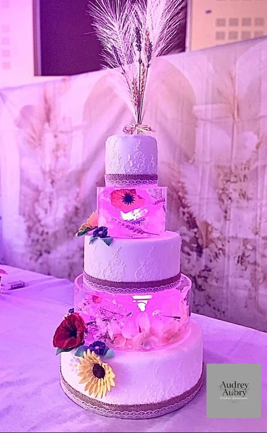 Gâteau de mariage LED pivoines - budget et création sur mesure